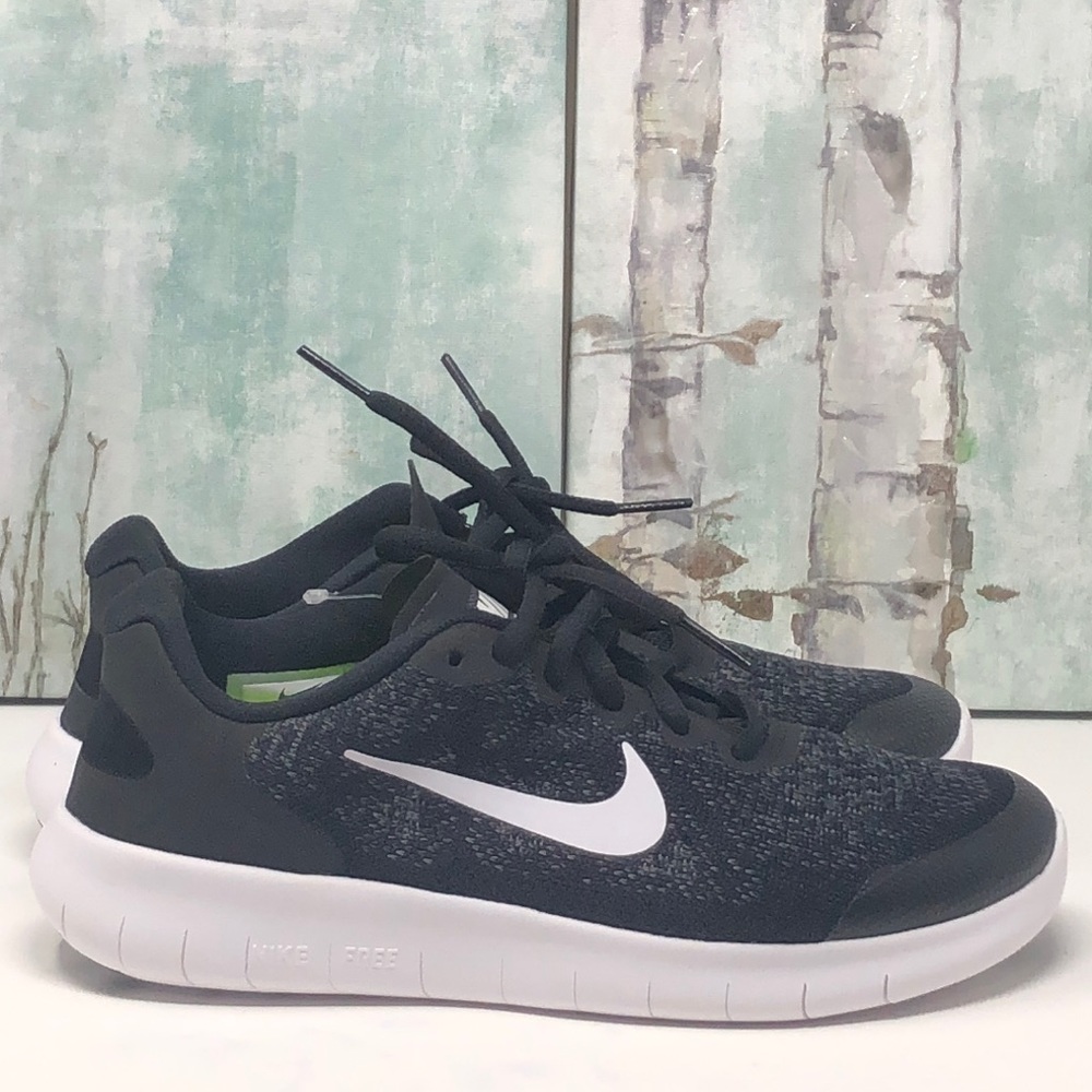 NWT Nike women’s sneakers - Picture 2 of 6